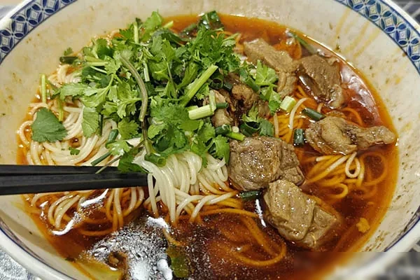 图片[1]-重庆飞嘴牛肉面技术-小吃方略网