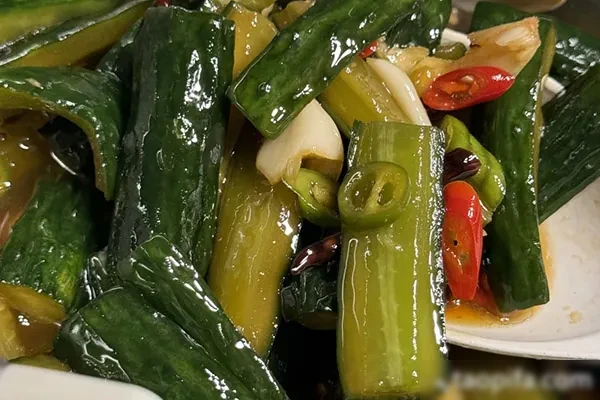 图片[1]-农家炝腌小黄瓜视频教程-小吃方略网