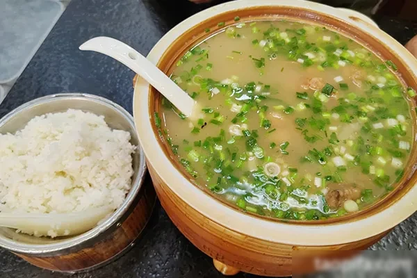 图片[1]-老细鱼汤泡饭技术视频教程-小吃方略网
