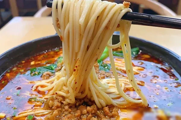 川式面食小吃组合(豌杂面+担担面+牛肉面+酸辣粉+钟水饺)-小吃方略网