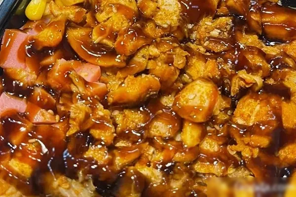 图片[1]-西安网红烤肉饭、鸡排饭，脆皮鸡拌饭技术配方资料-小吃方略网