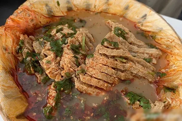 图片[1]-香豆腐串做法烤制工艺-小吃方略网