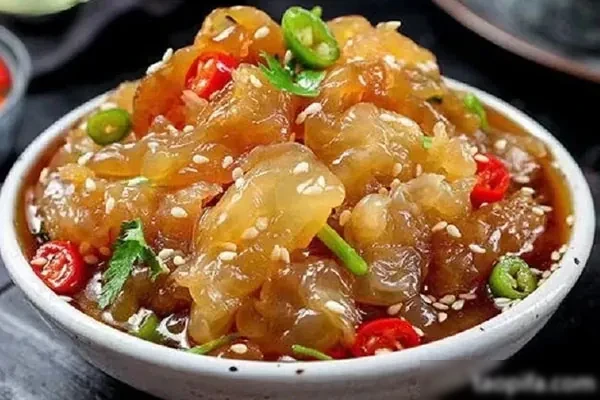 图片[1]-辣开胃海蜇头制作视频教程-小吃方略网